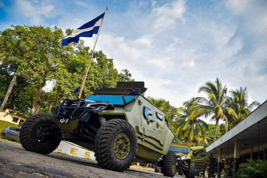 Bukele adquiere más vehículos militares