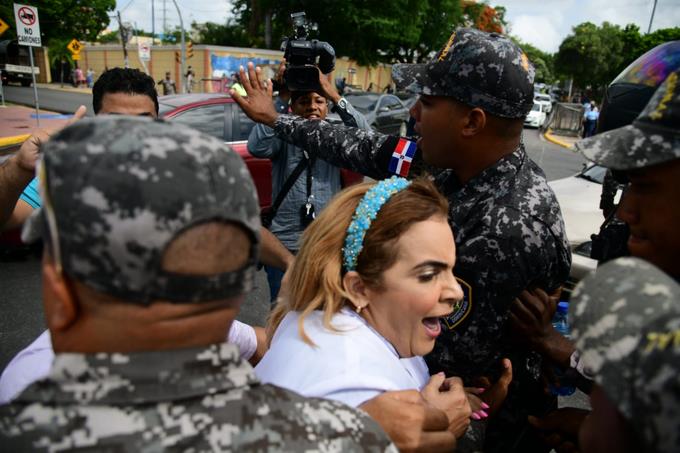 Republica Dominicana: Policía reprime protesta de médicos