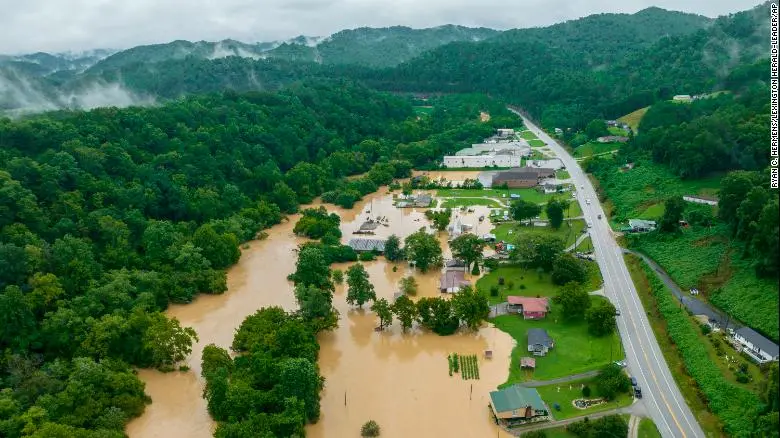 Kentucky inundaciones dejan 25 fallecidos