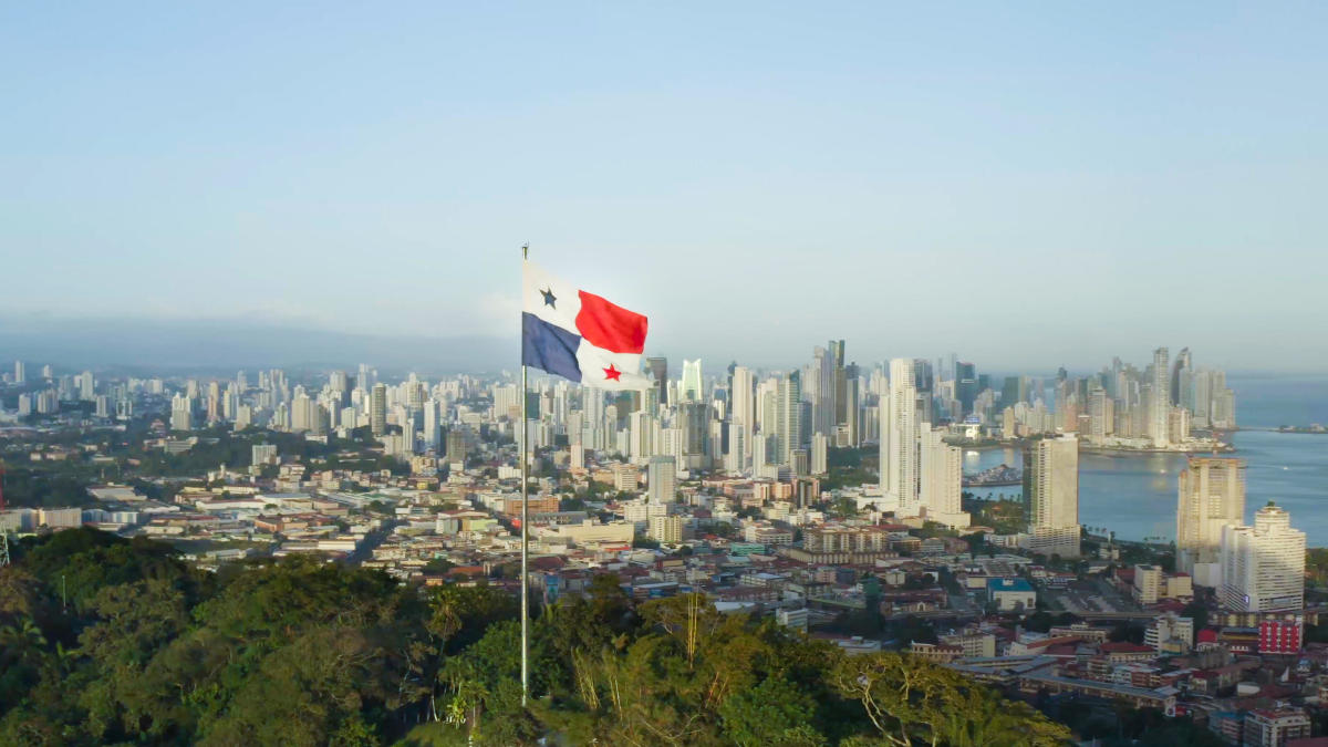 20 mil trabajadores estátales quedarán sin empleo en Panamá