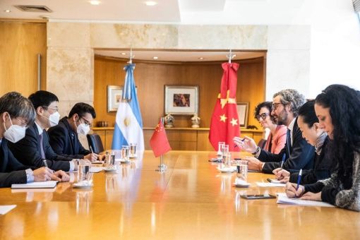 China confirma respaldo a ingreso de Argentina en grupo de los Brics