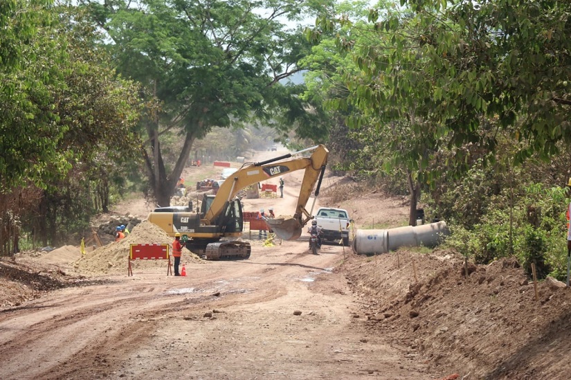 Nicaragua invierte en construcción y mantenimiento de carreteras en Siuna