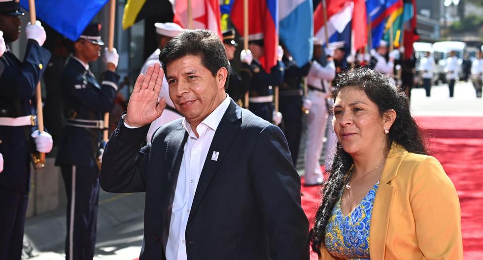 Presidente de Perú denuncia el intento encarcelar a su esposa