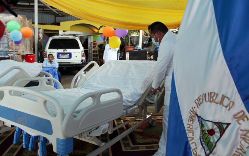 Nicaragua recibe 400 camas multiposicionales para unidades hospitalarias