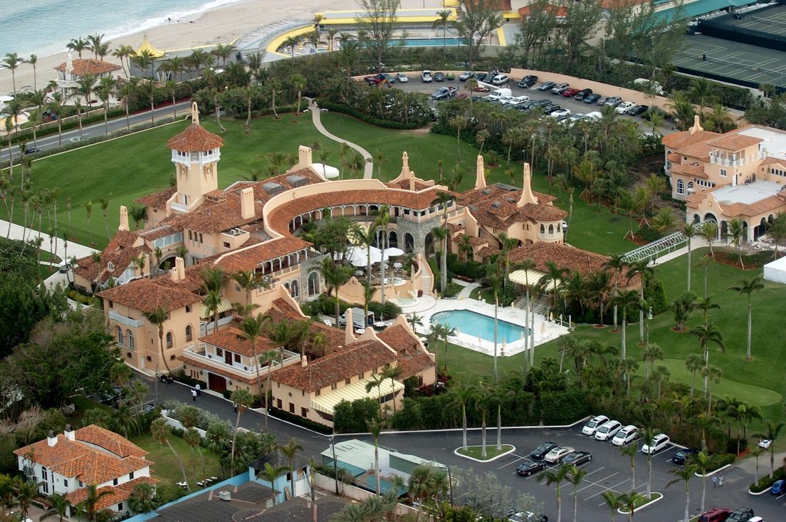 FBI allana resort de Trump ubicado en la Florida