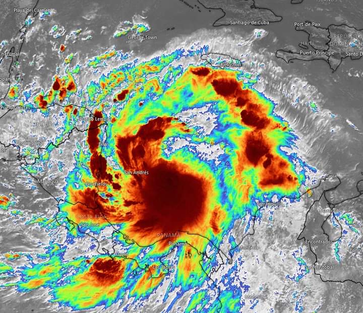 Nicaragua en alerta amarilla por huracán Julia y se prepara ante su llegada