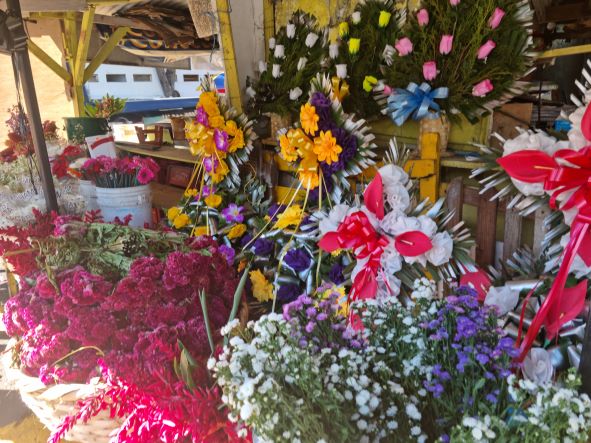 Las flores una tradición del día de los difuntos en Nicaragua
