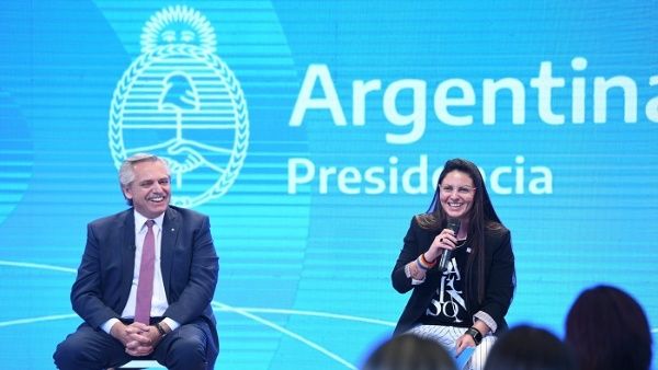 Presidente argentino llama a vivir en libertad y respeto mutuo