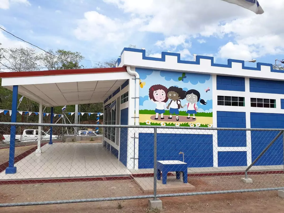 Nicaragua avanza en el mejoramiento y equipamiento escolar