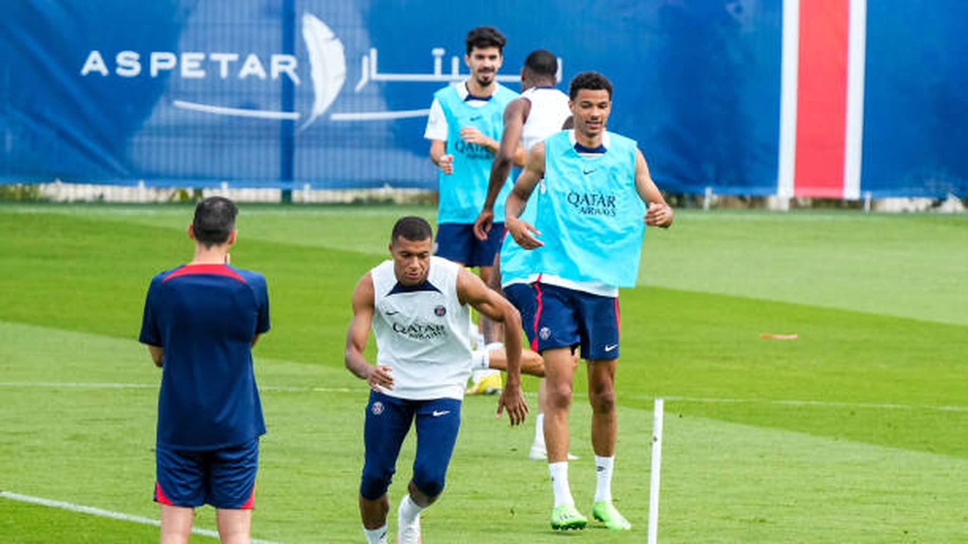 Mbappé regresa a los entrenamientos con el PSG