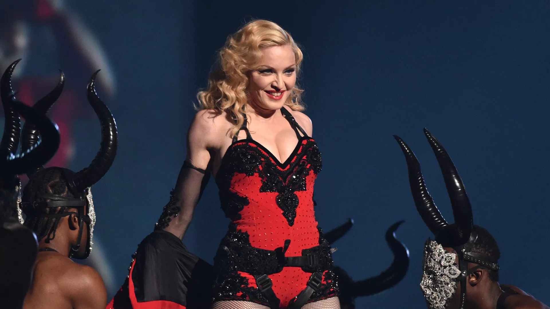 Madonna es acusada de tráfico de niños y explotación infantil