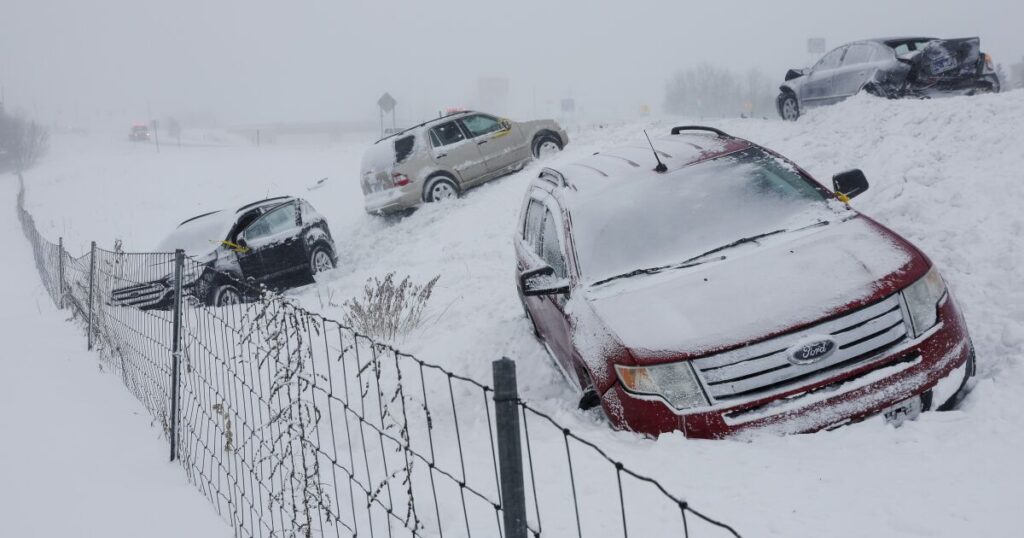 Autos afectados por tormenta invernal