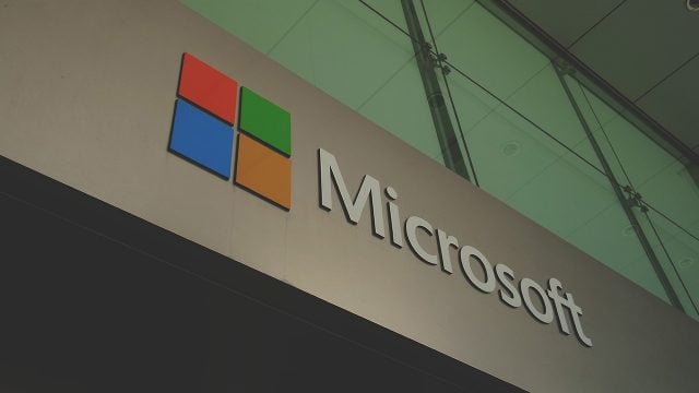 Microsoft restaura servicios tras sufrir caída a nivel mundial