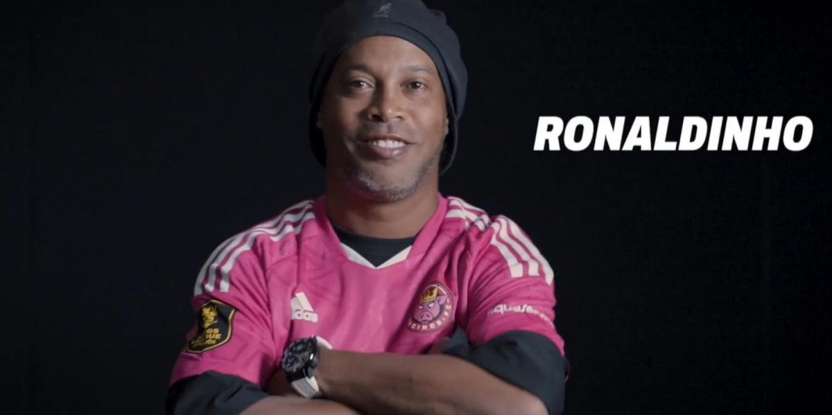 Ronaldinho regresa a las canchas de fútbol