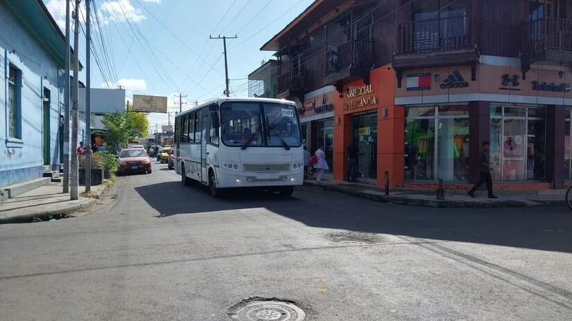 Buses rusos ya están en las calles de los municipios de Carazo, Masaya, Chinandega y León