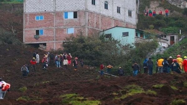 Asciende a 48 fallecidos por aluvio en Chimborazo, Ecuador