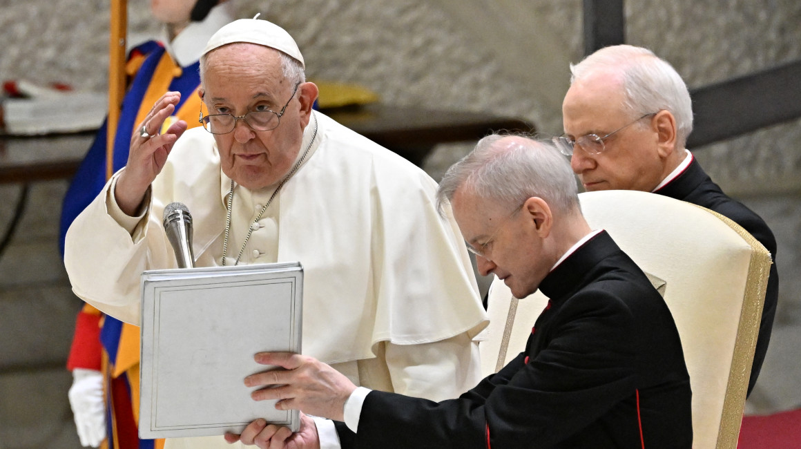 ¡Primera vez! Vaticano autorizó la bendición de parejas del mismo sexo