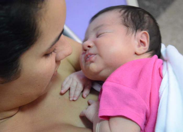 Cuba Extiende la Licencia de Maternidad a 15 Meses, Brindando Mayor Apoyo a las Madres