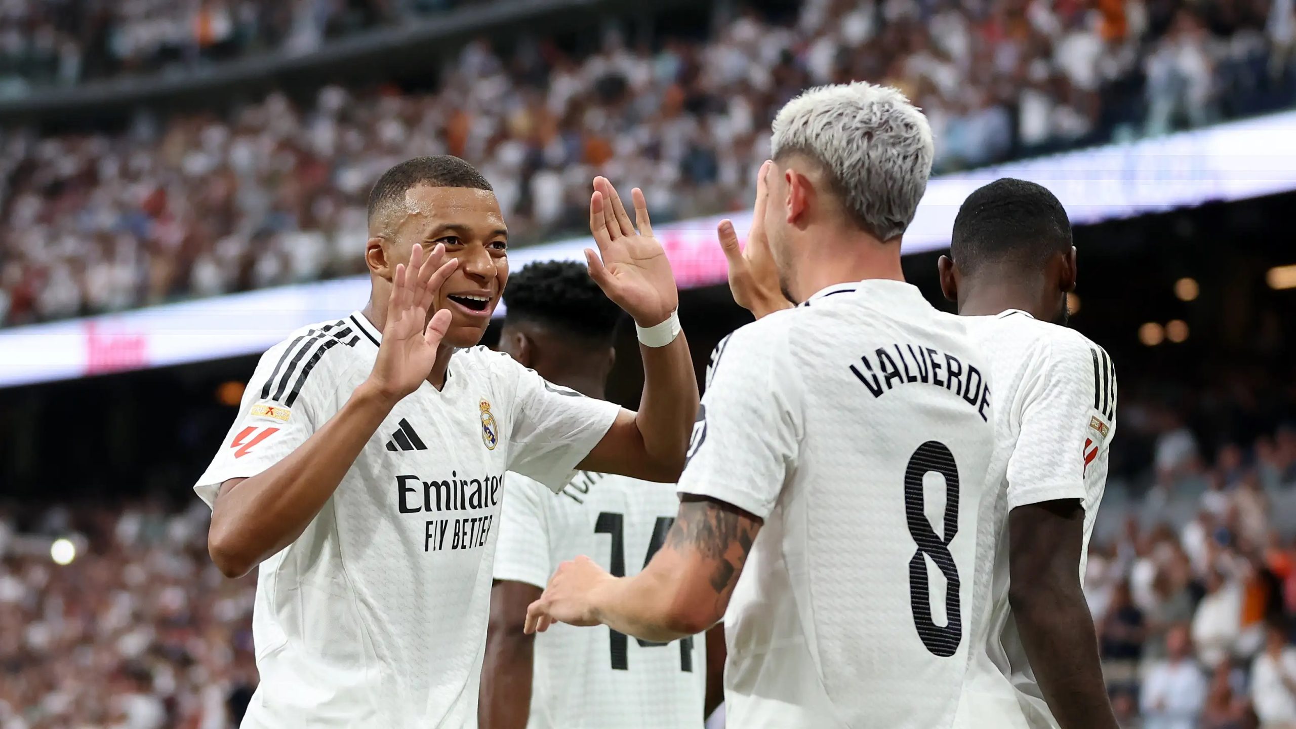 El Real Madrid supera al Valladolid en el debut de Mbappé en el Bernabéu