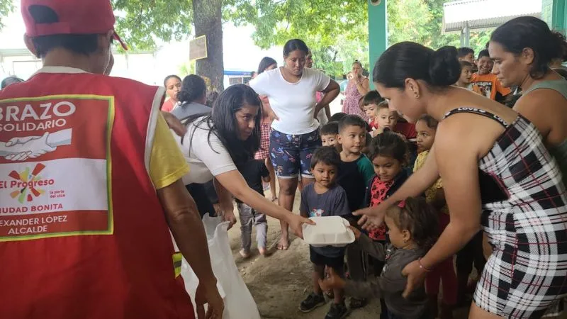 Honduras fabrica albergues por ciclón Sara y un nuevo frente frío