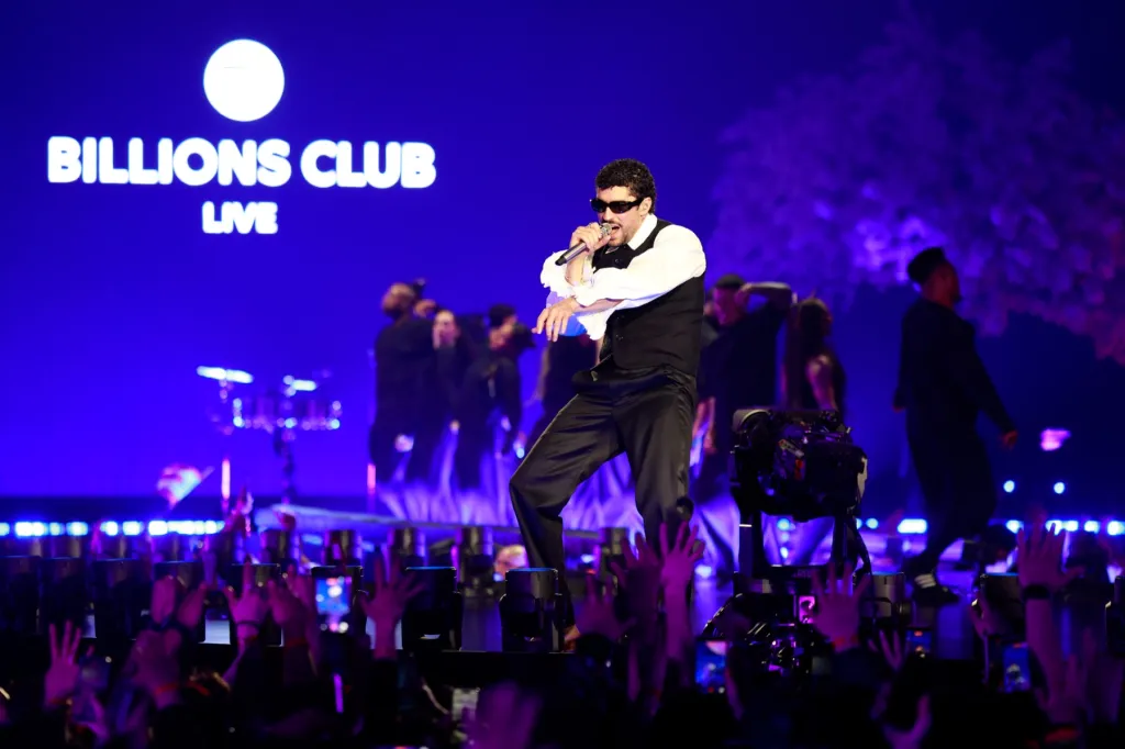 Bad Bunny lanza película concierto de su debut en Asia en Spotify